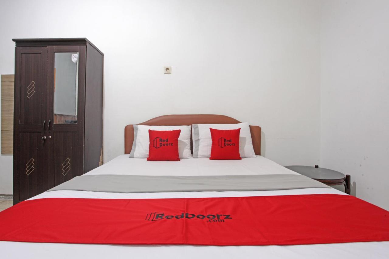 Reddoorz @ Soekarno Hatta 2 Маланг Экстерьер фото